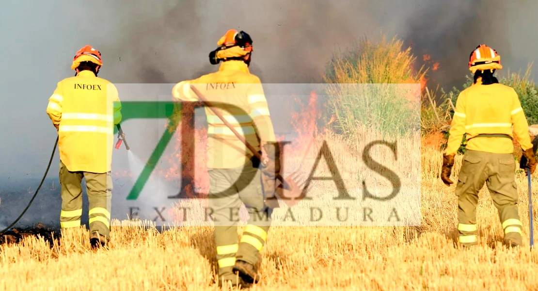 Un incendio en el sureste de Badajoz obliga a activar el nivel 1 de alerta