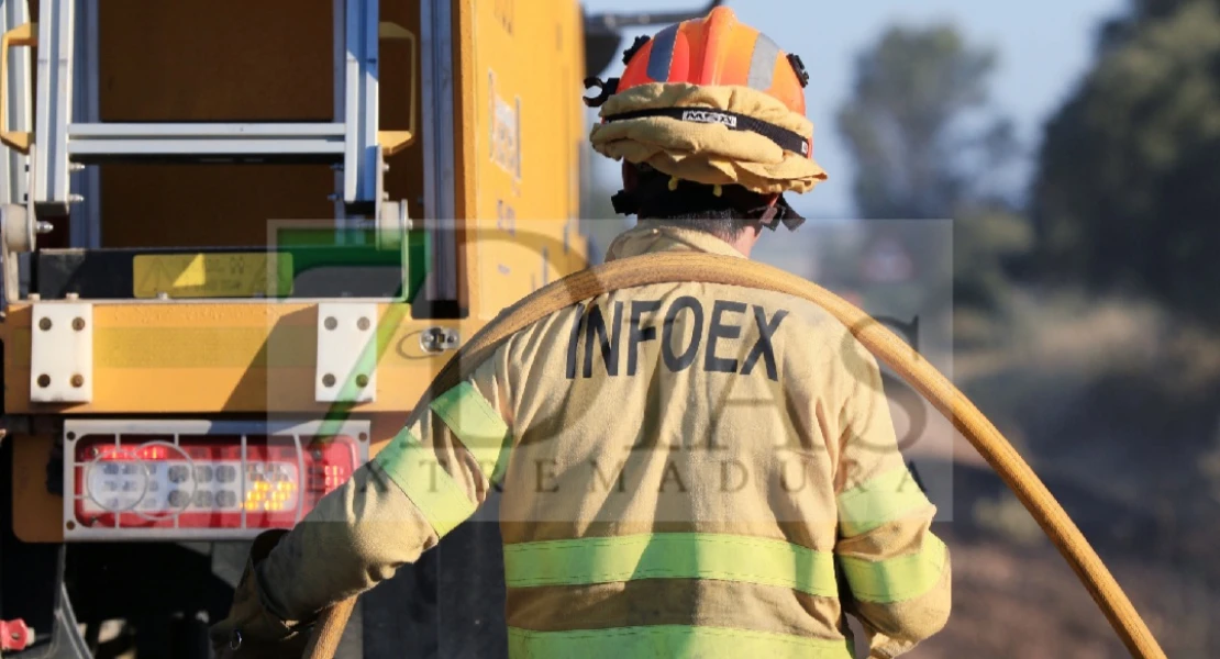 REPOR: Imágenes del incendio forestal en La Roca de la Sierra (BA)