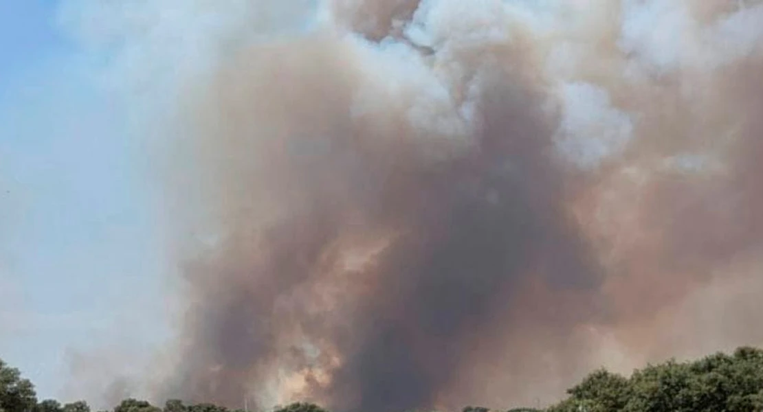 Un incendio deja sin luz a una localidad extremeña