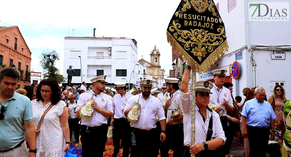 Arte efímero en San Vicente de Alcántara: el Corpus Christi llena las calles de color