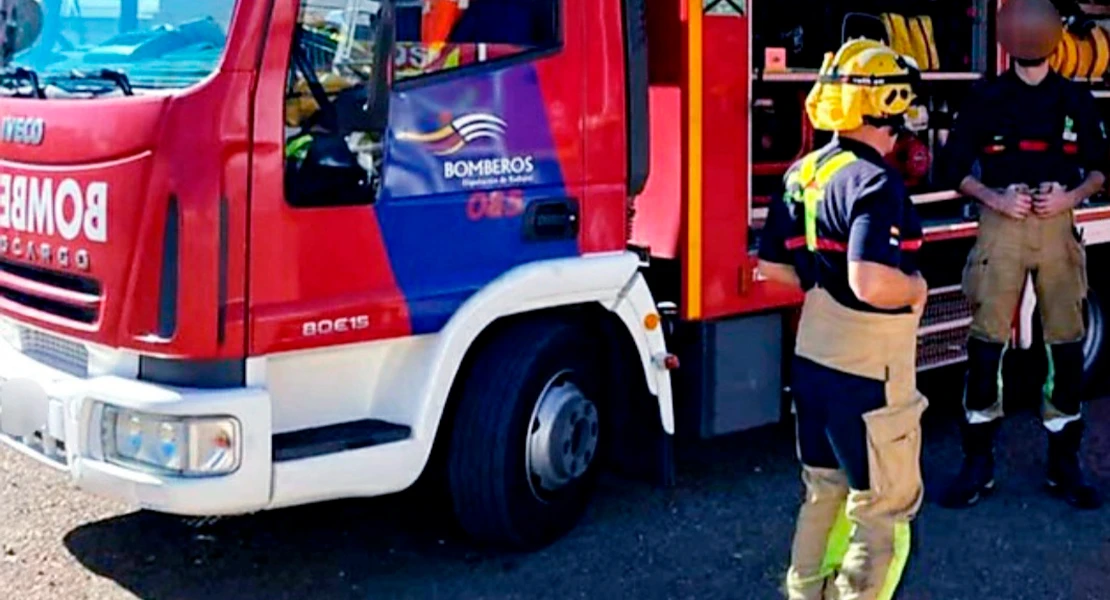 Incendio en una fábrica a las afueras de Olivenza