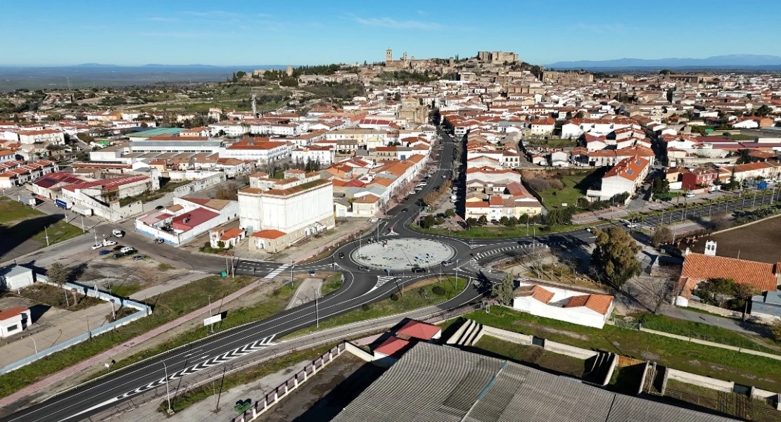 Transportes abrirá a peatones y ciclistas 146 km de carreteras en 58 municipios, varios extremeños