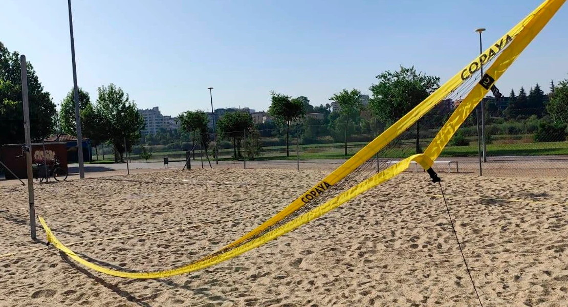 Vandalismo en Badajoz: destrozan las pistas de voley del Parque del Río