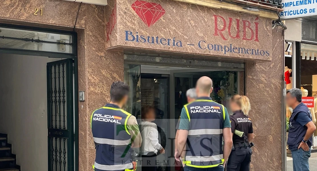 Operación policial en la calle Menacho de Badajoz