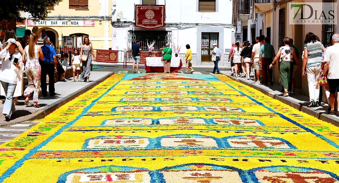 Arte efímero en San Vicente de Alcántara: el Corpus Christi llena las calles de color