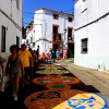 Arte efímero en San Vicente de Alcántara: el Corpus Christi llena las calles de color