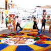 Arte efímero en San Vicente de Alcántara: el Corpus Christi llena las calles de color