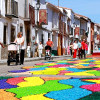 Arte efímero en San Vicente de Alcántara: el Corpus Christi llena las calles de color