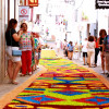 Arte efímero en San Vicente de Alcántara: el Corpus Christi llena las calles de color