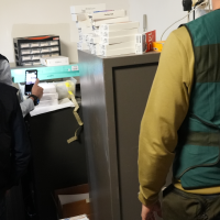 Varios detenidos tras defraudar más de 20 M€ en el IVA comercializando móviles