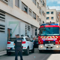 Amplio dispositivo por un incendio de vivienda en la barriada pacense de San Fernando