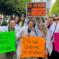 Miles de médicos se manifiestan: estas son sus reivindicaciones