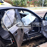 Acaba empotrado tras coger una rotonda en sentido contrario en Don Benito