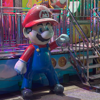 Un feriante busca a Mario Bros: desaparece la figura icónica de su atracción en Badajoz