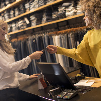 Sigue estos consejos de la OCU si vas a comprar en las rebajas