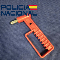 Detenido en Badajoz por varios robos en vehículos: le pillan sustrayendo un martillo rompe vidrios