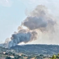 Nivel 1 de peligrosidad en un incendio forestal cerca de Plasencia