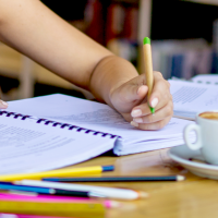 Becas complementarias de hasta 2.500 € para universitarios Extremeños: cuándo y cómo solicitarlas