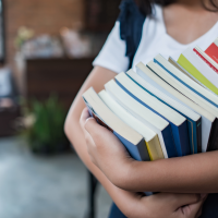 Abierto el plazo para solicitar las ayudas para libros de texto y material escolar en Extremadura