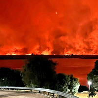 Un incendio forestal de nivel 1 moviliza a los bomberos durante la madrugada en la provincia de Cáceres