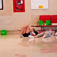 Atrapados en Badajoz bajo la ola de calor: cinco horas de retraso en un vuelo a Canarias