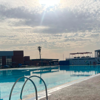 ¿Por qué se cierran las piscinas cuando hay tormenta?