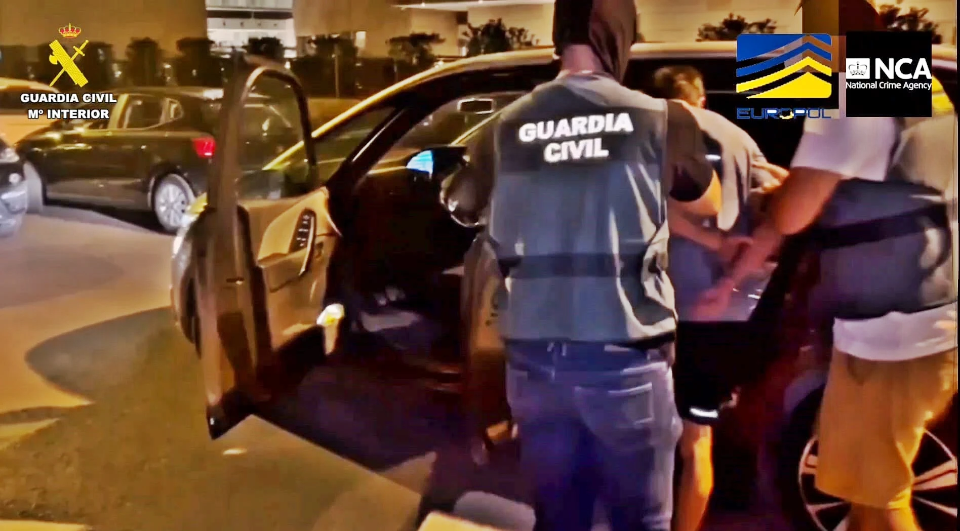 Varios detenidos por el asalto a un furgón policial en plena vía pública