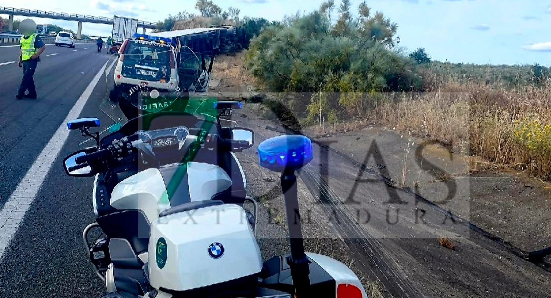 Vuelca un trailer y deja un herido en la A-66