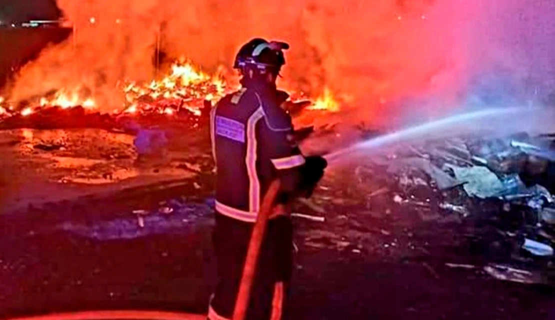 Activo un incendio en uno de los mataderos más importante de la provincia de Badajoz