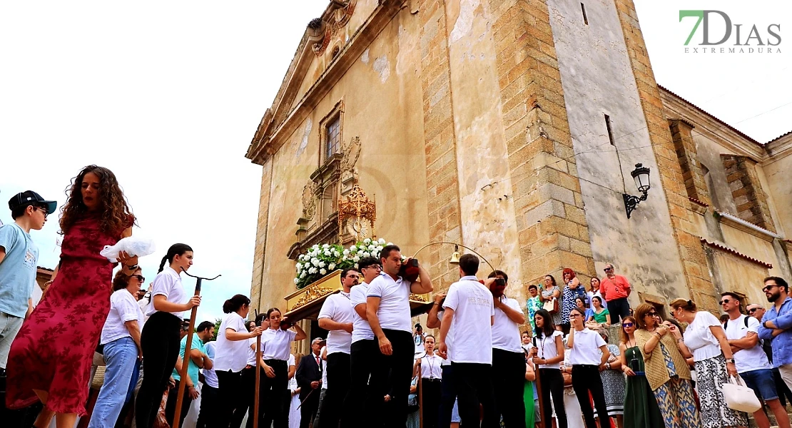 Arte efímero en San Vicente de Alcántara: el Corpus Christi llena las calles de color