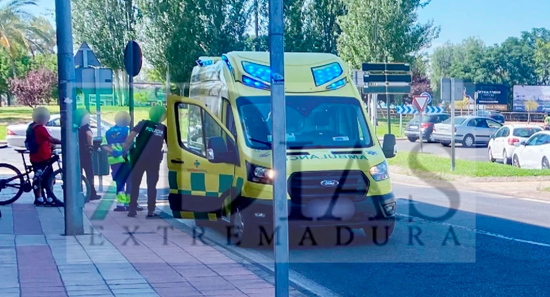 Dos heridos tras una colisión entre un coche y una bicicleta en Badajoz