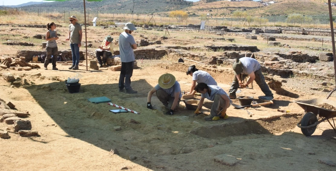 Arqueólogos excavan la zona del mercado y las termas en la Ciudad Romana de Regina