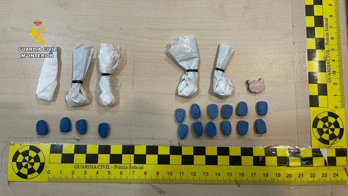 Pillados en un control extremeño con 75 dosis de cocaína y 17 pastillas de anfetaminas