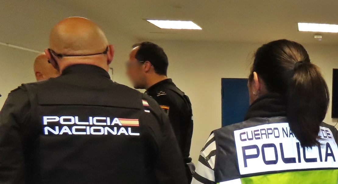 Policía Nacional detiene a cuatro jóvenes por incendiar tres contenedores en Plasencia