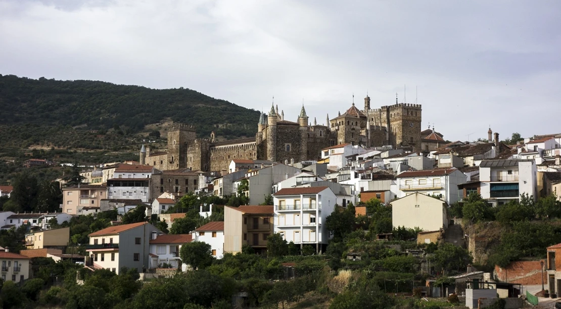 El PSOE denuncia que "la Junta oculta la realidad sobre el empleo turístico"