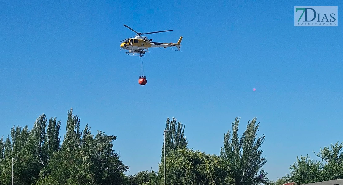 Desactivado el nivel 1 del incendio forestal en Badajoz tras un amplio despliegue de medios