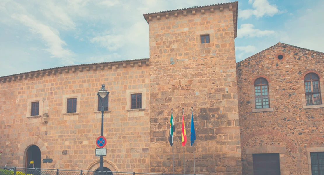 Extremadura no acepta "el chantaje" que el Gobierno pretende con su Plan Estatal de Vivienda