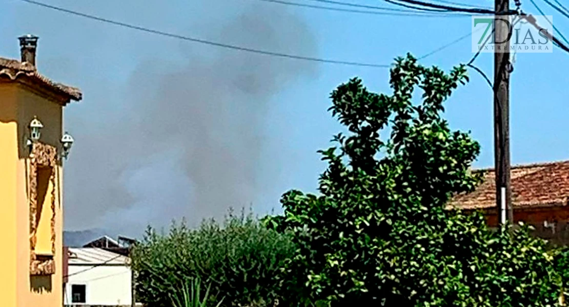 Alarma en La Codosera: un incendio forestal amenaza la zona del río Gévora