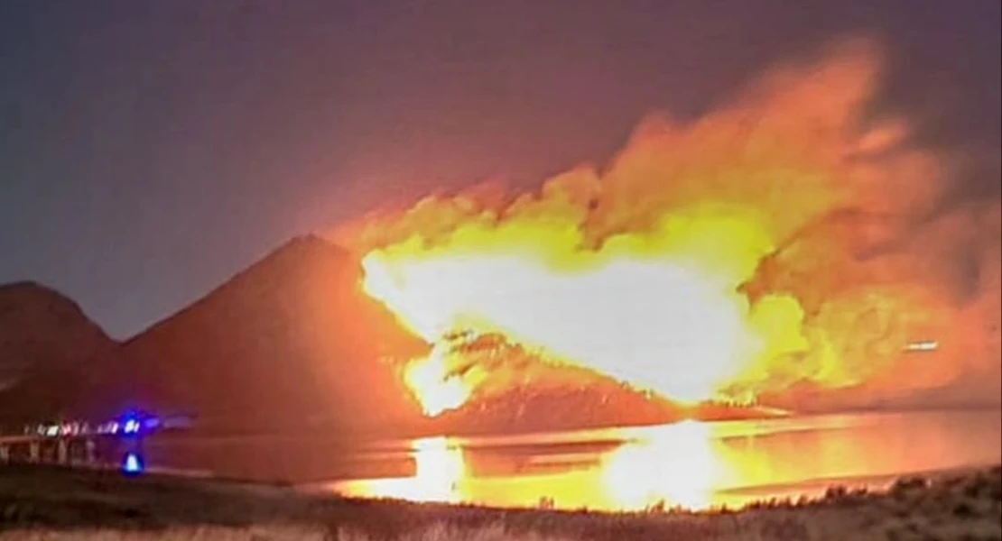 Un incendio calcina más de 20 hectáreas en el famoso Cerro Masatrigo, icono natural de Extremadura