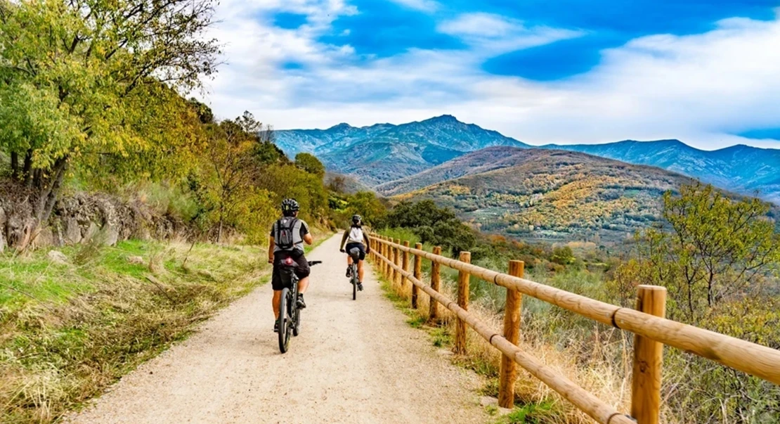 Plan con descuentos para que los extremeños viajen más por la región