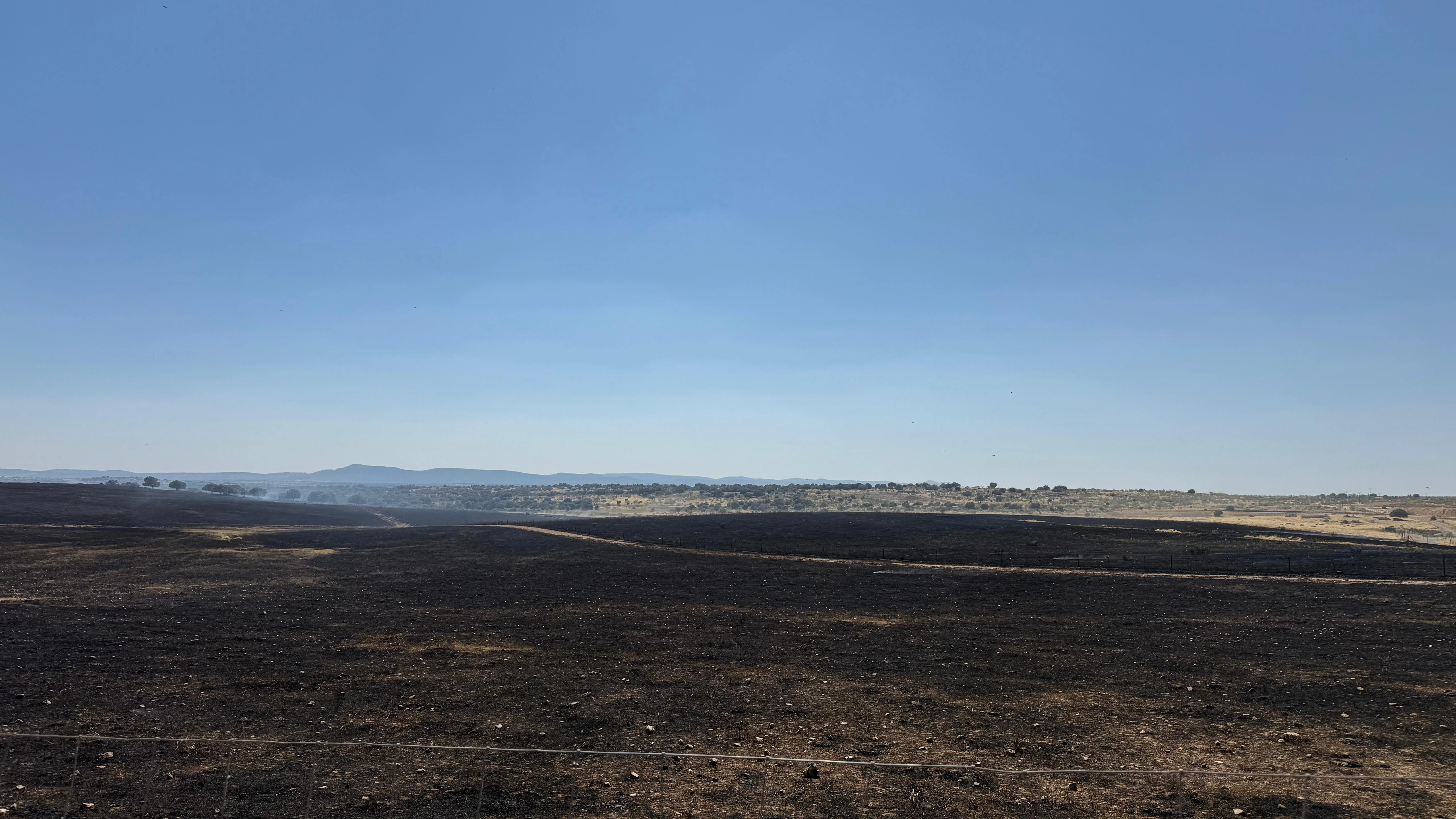 Tarde intensa para el INFOEX: estabilizados dos incendios y activos otros dos