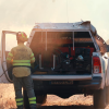 Bomberos del Infoex extinguiendo las llamas del incendio de Tres Arroyos
