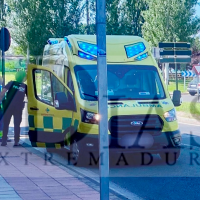Dos heridos tras una colisión entre un coche y una bicicleta en Badajoz