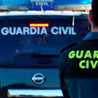 Un herido grave tras accidentarse un camión en la EX-101