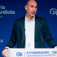 "Del sanchismo se sale con Feijóo; el PSOE está en descomposición"