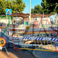 Aparece un socavón en plena calle en Novelda del Guadiana