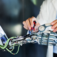 La Universidad de Extremadura cuenta con un nuevo máster único en España de robótica