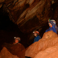 Jóvenes voluntarios descubren una nueva cueva sorprendente en Badajoz