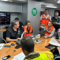 Situación del incendio nivel 1 en Valdecaballeros: el viento complica la extinción