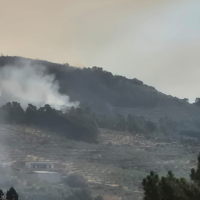 Más de 300 efectivos continúan luchando contra el fuego en Las Hurdes